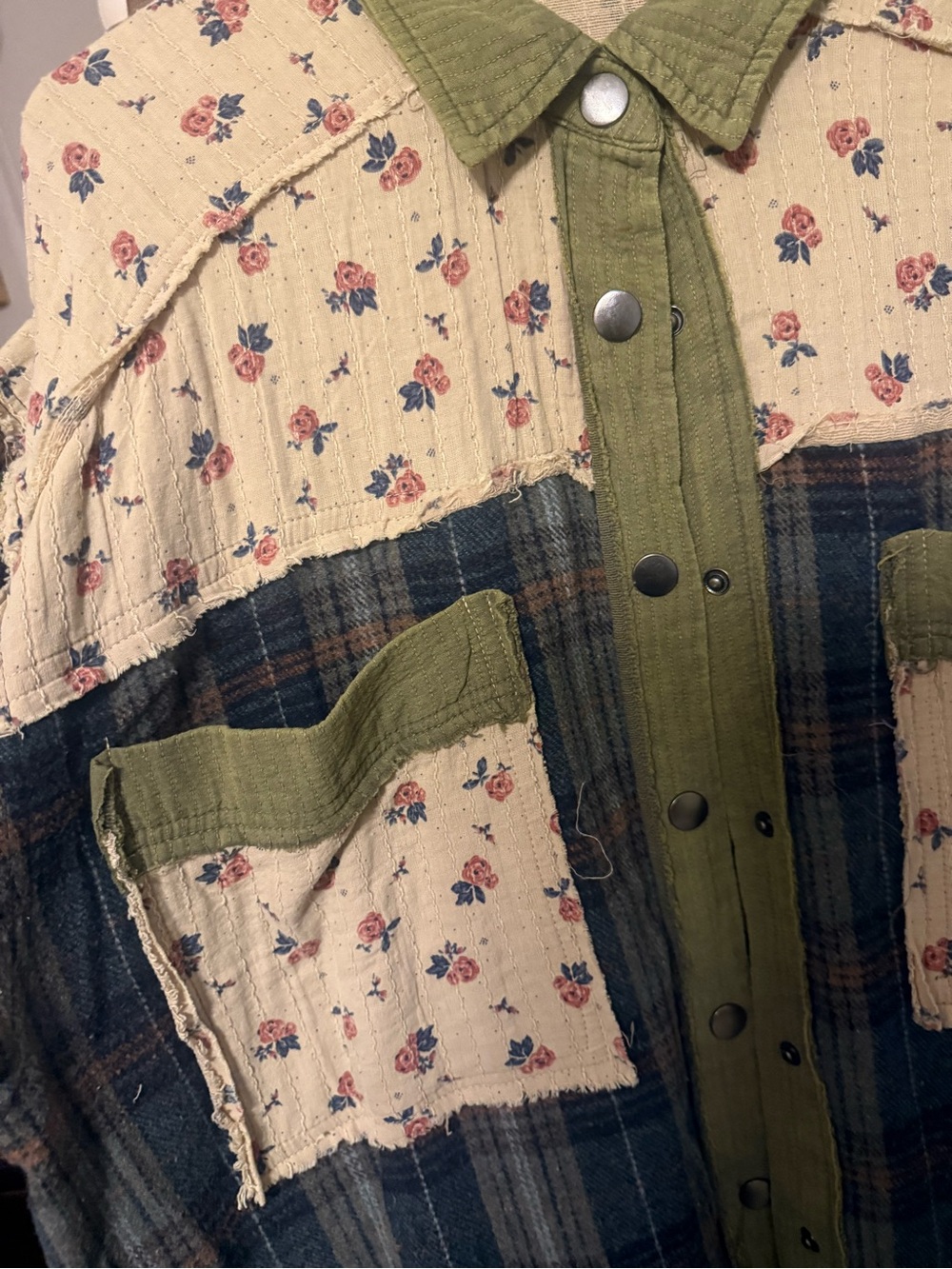 POL Mixed-Print Patchwork Button-Up Shirt Jacket in Olive, Cream, Navy - Picture 3 of 4